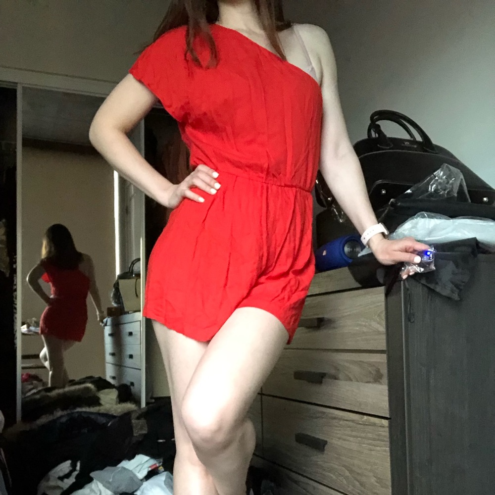 Alice + Olivia brand new romper